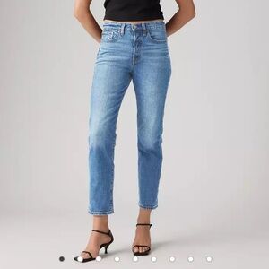 Levis wedgie straight jeans frayed hem
